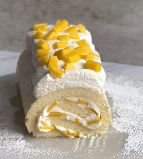 MANGO CHANTILLY SWISS ROLL CAKE